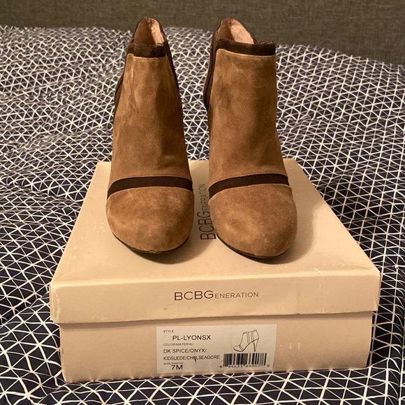 Bcbgeneration Lyons brown/tan suede bootie - Picture 1 of 7